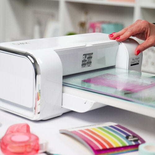 Big Shot Switch Plus Machine Die-Cutting Bundle – White with Magic Mat & Magnetic Mat